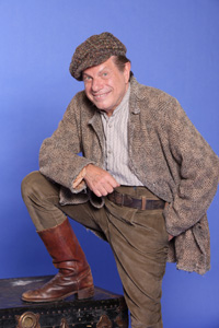 Mike Burstyn as Hersehele Ostropolyer. Courtesy of Michael Priest Photography.
